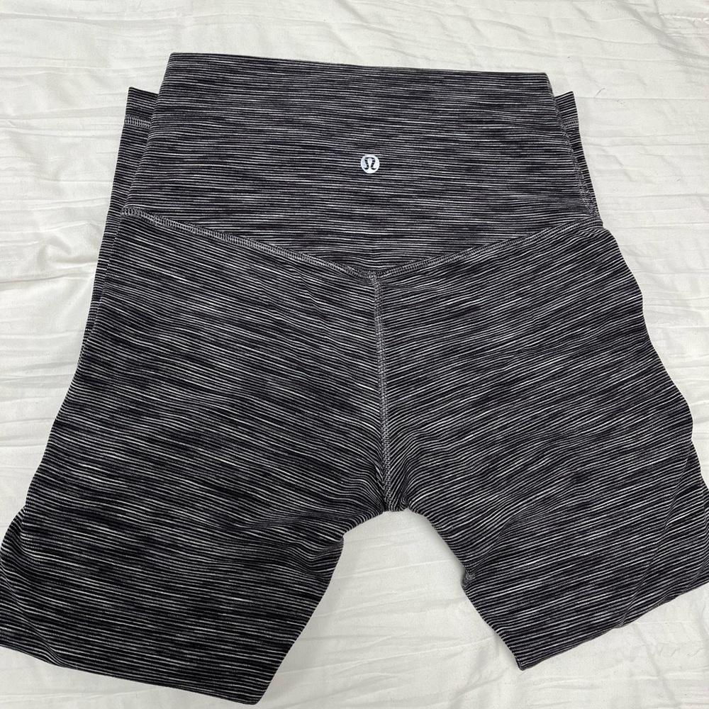 Lululemon Aligns 21” - Picture 4 of 6